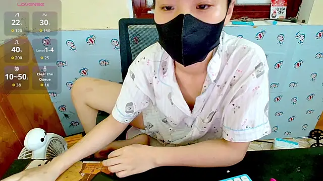   Saphia   online show from April 2026 04:18:01 AM