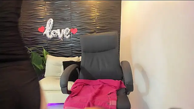 sofia 44 online show from January 2026 07:11:01 PM