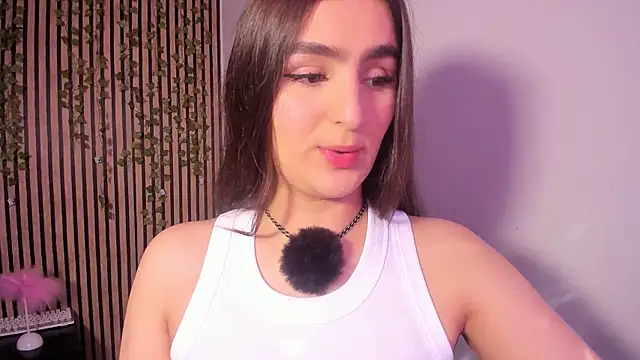 Snapshot of sofia_44 chatting on June 2026 01:57:02 PM sofia 44 online show from June 2026 01:57:02 PM