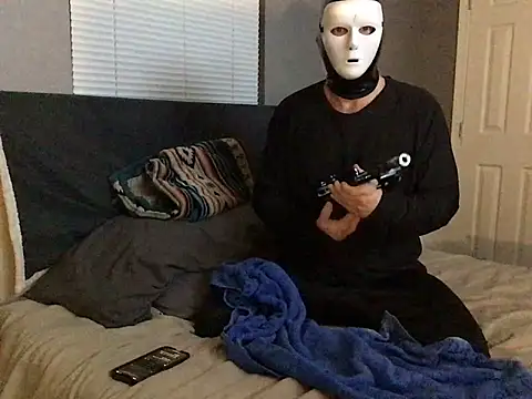 Snapshot of Cummerforyouu2 chatting on February 2025 06:33:01 AM Cummerforyouu2 online show from February 2025 06:33:01 AM