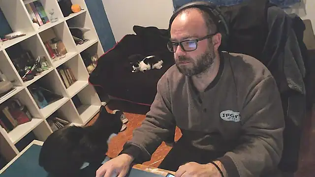 ravingr4d4 online show from March 2025 12:40:02 AM