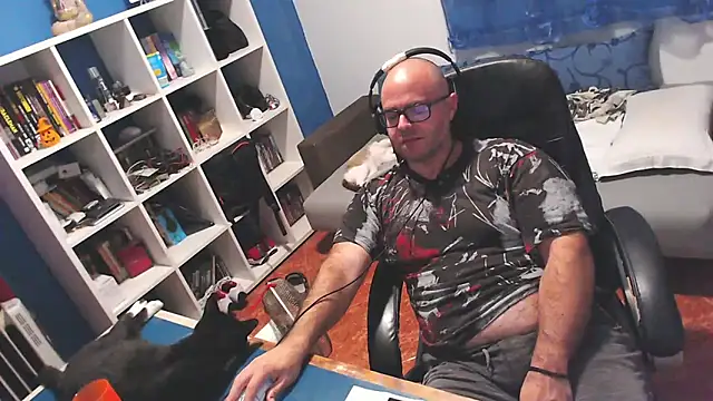 ravingr4d4 online show from October 2025 09:45:01 PM