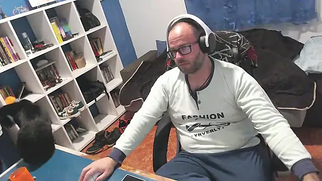 ravingr4d4 online show from November 2025 11:46:01 PM