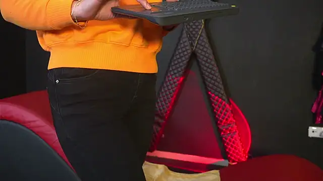 CelineConner online show from March 2026 05:00:02 AM