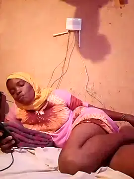 cute naimah online show from November 2025 09:15:02 PM