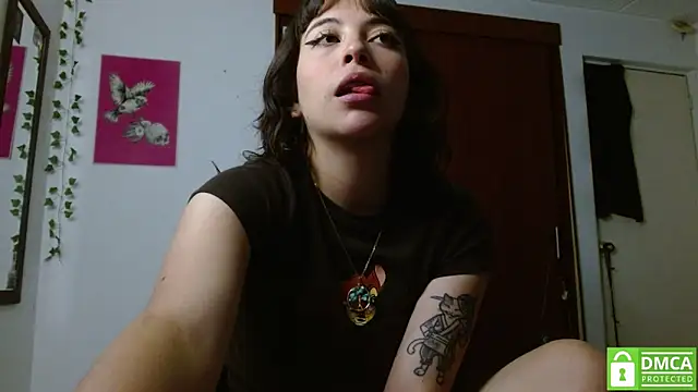 Snapshot of liisaxxx chatting on June 2026 09:56:02 AM liisaxxx online show from June 2026 09:56:02 AM