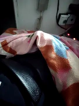 Eduardoxxx51 online show from October 2025 06:13:02 AM