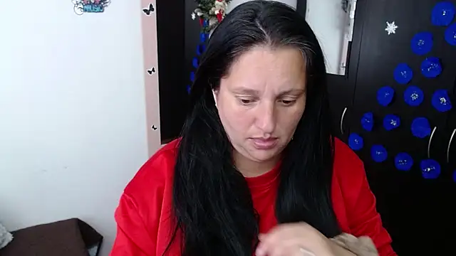 CristialJones  online show from December 2025 02:43:02 PM