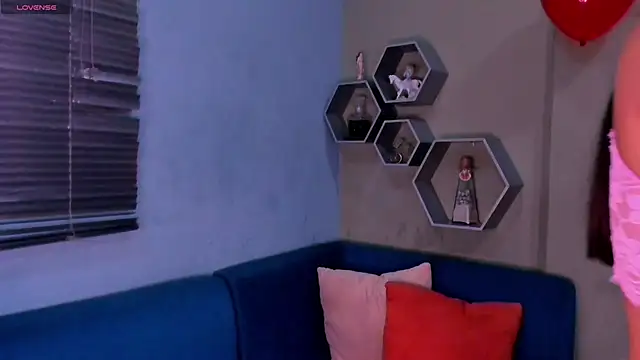 Sussy Bell01 online show from February 2025 02:01:01 PM