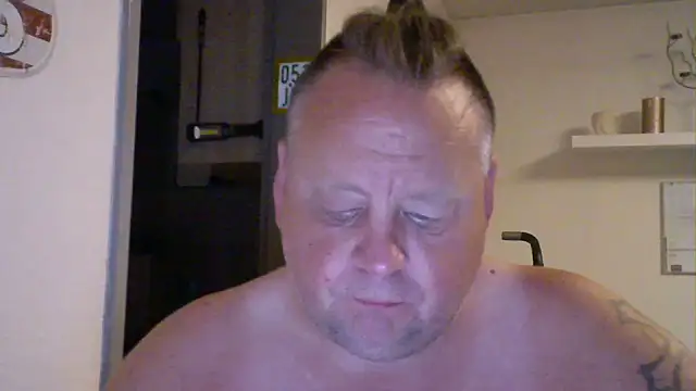 Snapshot of pimmelmann3 chatting on June 2026 08:44:01 PM pimmelmann3 online show from June 2026 08:44:01 PM