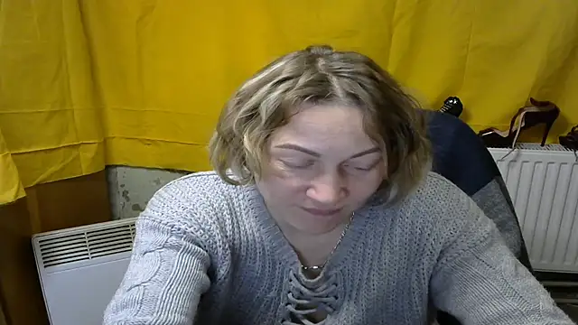 wLESLYMOSw online show from February 2025 03:27:01 PM