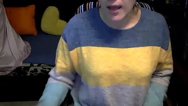 wLESLYMOSw online show from October 2025 09:06:02 AM