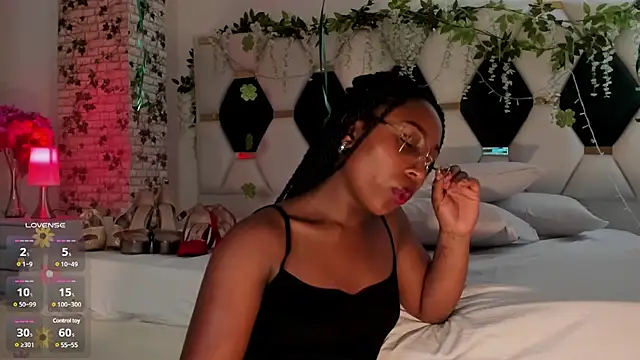 EmmaSanzz  online show from March 2025 05:39:01 PM