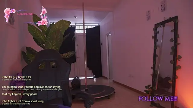 EmmaSanzz  online show from May 2026 01:16:02 PM