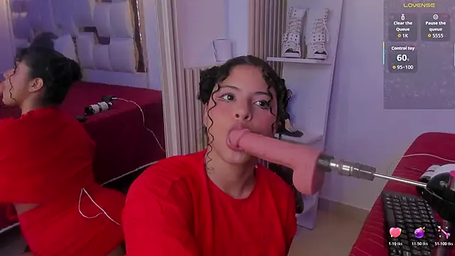 PittAndLunaa online show from November 2025 01:07:02 PM