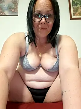 fekete demon online show from April 2026 06:30:02 PM