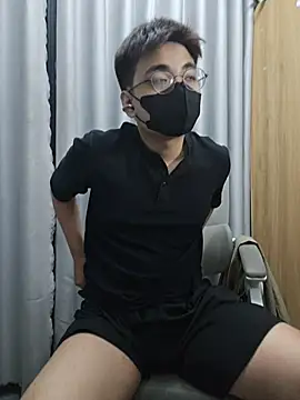 Snapshot of xboyvn9 chatting on April 2026 04:15:02 PM xboyvn9 online show from April 2026 04:15:02 PM