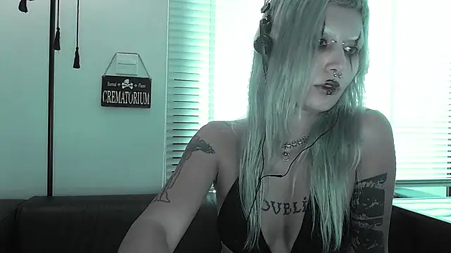Snapshot of god_x_girl chatting on May 2026 11:23:04 PM god x girl online show from May 2026 11:23:04 PM