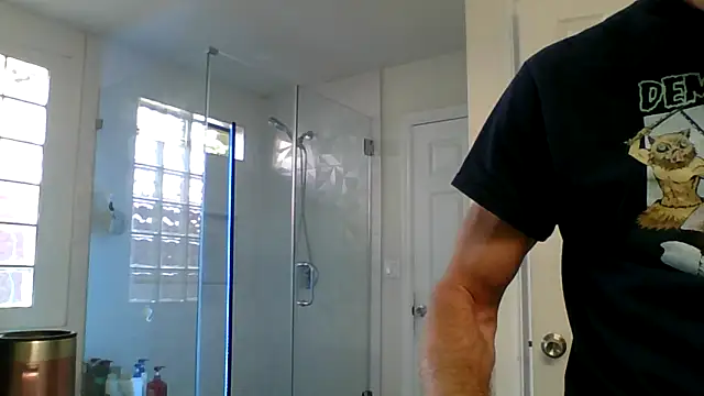 Snapshot of El_Gizmo chatting on May 2026 01:13:01 AM El Gizmo online show from May 2026 01:13:01 AM