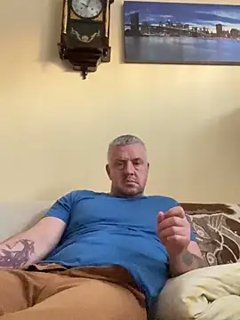 Snapshot of Evolite123 chatting on March 2025 04:33:02 PM Evolite123 online show from March 2025 04:33:02 PM