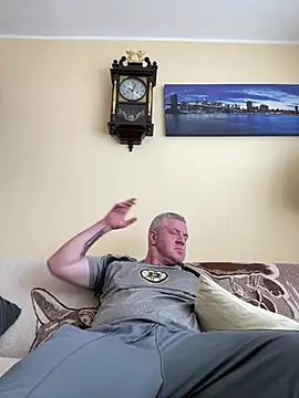 Snapshot of Evolite123 chatting on March 2025 12:15:01 PM Evolite123 online show from March 2025 12:15:01 PM