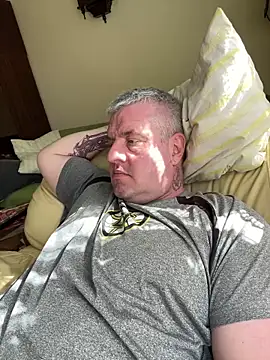 Snapshot of Evolite123 chatting on March 2025 12:01:02 PM Evolite123 online show from March 2025 12:01:02 PM