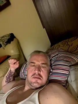 Snapshot of Evolite123 chatting on November 2025 09:11:01 PM Evolite123 online show from November 2025 09:11:01 PM