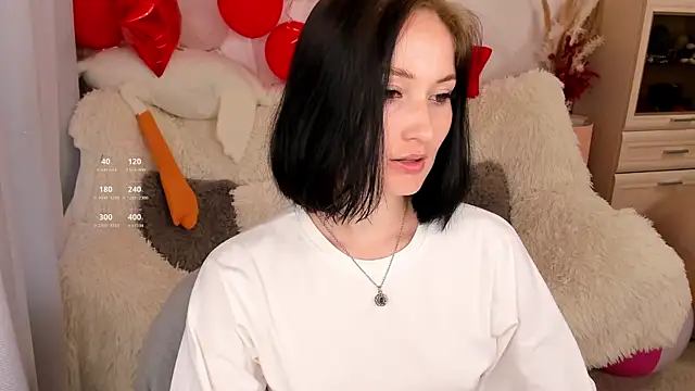 Snapshot of LisaMooore chatting on July 2026 03:23:01 AM LisaMooore online show from July 2026 03:23:01 AM