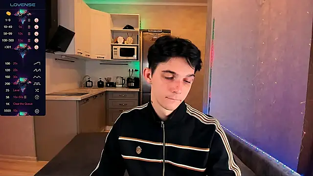 Aaron Boom online show from September 2025 11:26:01 PM