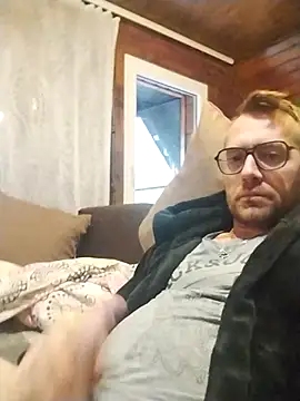 Snapshot of tomee83 chatting on November 2025 06:03:02 AM tomee83 online show from November 2025 06:03:02 AM