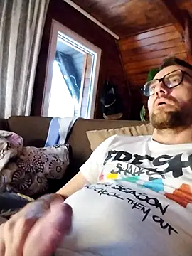 Snapshot of tomee83 chatting on December 2025 01:27:02 PM tomee83 online show from December 2025 01:27:02 PM