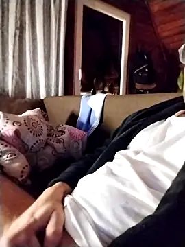 Snapshot of tomee83 chatting on December 2025 05:24:02 AM tomee83 online show from December 2025 05:24:02 AM