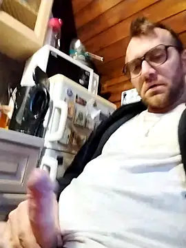 Snapshot of tomee83 chatting on January 2026 06:38:01 AM tomee83 online show from January 2026 06:38:01 AM