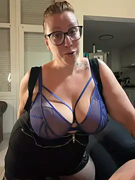 darkmoonsubmissive online show from June 2026 08:13:01 PM