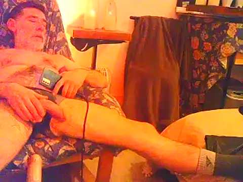 Snapshot of DaddyQuimHot chatting on December 2024 04:34:02 AM DaddyQuimHot online show from December 2024 04:34:02 AM