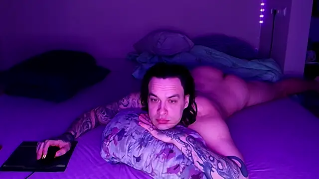 Snapshot of baphomet_from_ice chatting on April 2026 07:28:01 PM baphomet from ice online show from April 2026 07:28:01 PM