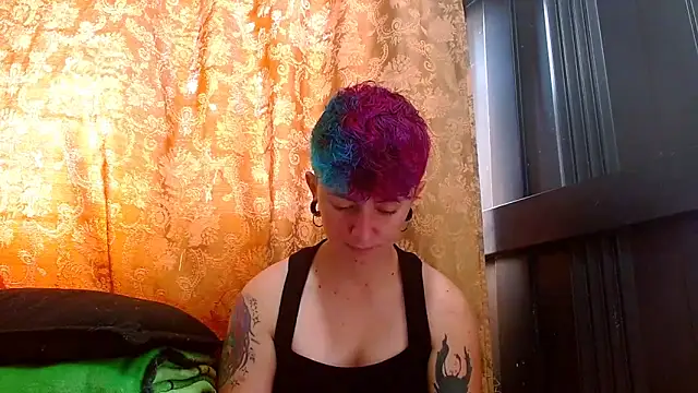Snapshot of tomboyblue chatting on May 2026 04:44:02 PM tomboyblue online show from May 2026 04:44:02 PM