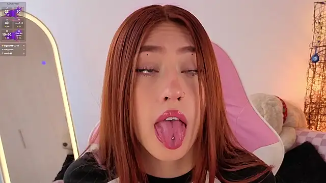 Snapshot of violet_ch chatting on December 2025 06:15:02 PM violet ch online show from December 2025 06:15:02 PM