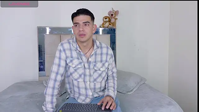 Snapshot of Ares_Johnson chatting on June 2026 03:42:02 AM Ares Johnson online show from June 2026 03:42:02 AM