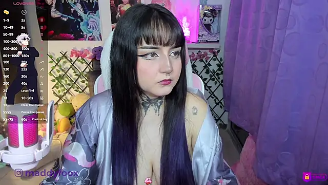 Snapshot of MaddyFooxx chatting on April 2026 11:49:02 PM MaddyFooxx online show from April 2026 11:49:02 PM