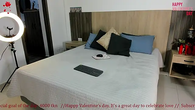 rebeca cortez  online show from February 2026 07:43:01 PM