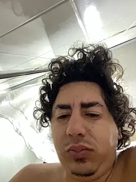 DanielGomez9 online show from November 2025 01:10:02 PM