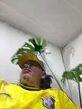 DanielGomez9 online show from February 2026 12:31:01 AM