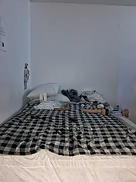 Snapshot of Puffgettingstuffed chatting on December 2025 09:18:01 AM Puffgettingstuffed online show from December 2025 09:18:01 AM