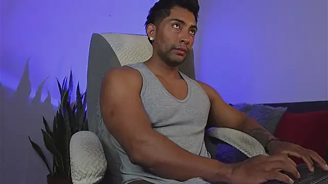 Snapshot of Couple_muscle1 chatting on July 2026 02:23:02 PM Couple muscle1 online show from July 2026 02:23:02 PM