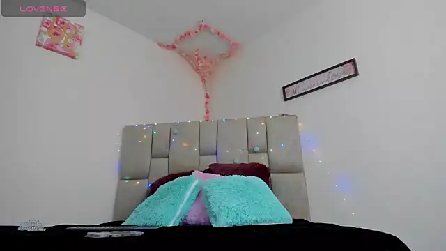 Snapshot of celeste_anderson chatting on December 2024 04:08:02 PM celeste anderson online show from December 2024 04:08:02 PM