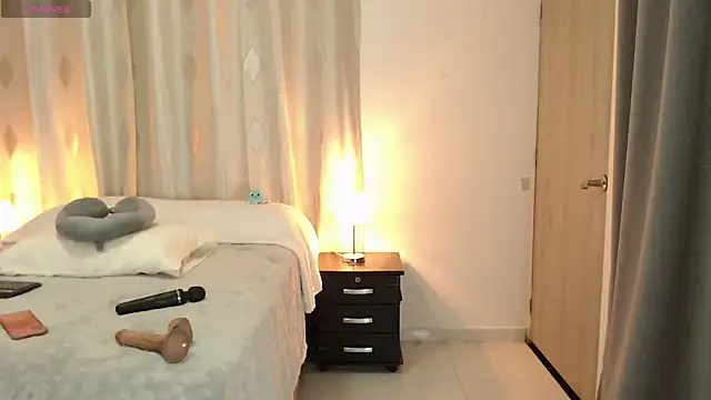 crissticutte online show from May 2026 05:26:02 AM