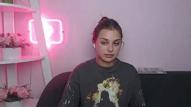 MilanaAngelAs online show from October 2025 08:44:02 PM