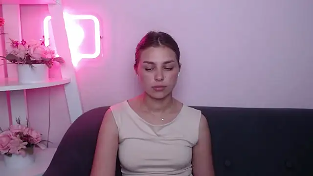 Snapshot of MilanaAngelAs chatting on June 2026 10:15:01 AM MilanaAngelAs online show from June 2026 10:15:01 AM