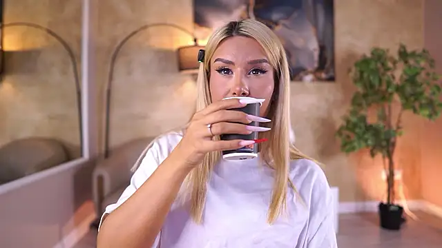 EvaZane online show from March 2026 08:48:02 PM